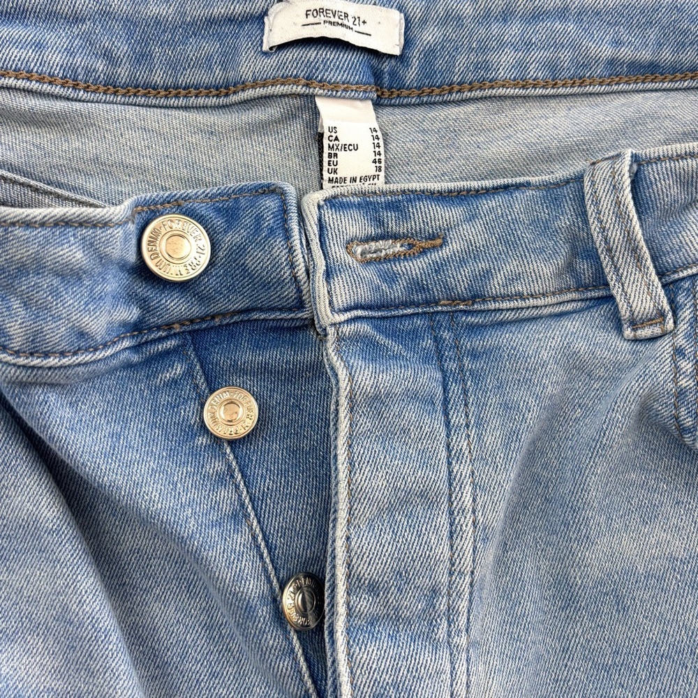 Forever 21 Light Blue Two-Tone 90’s Button Fly Straight Leg Mid Weight Jeans 14 - Picture 12 of 16